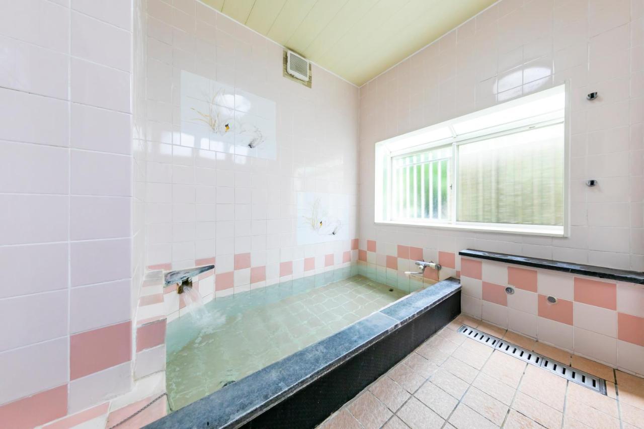 Guesthouse Leaf Хокуто Екстериор снимка